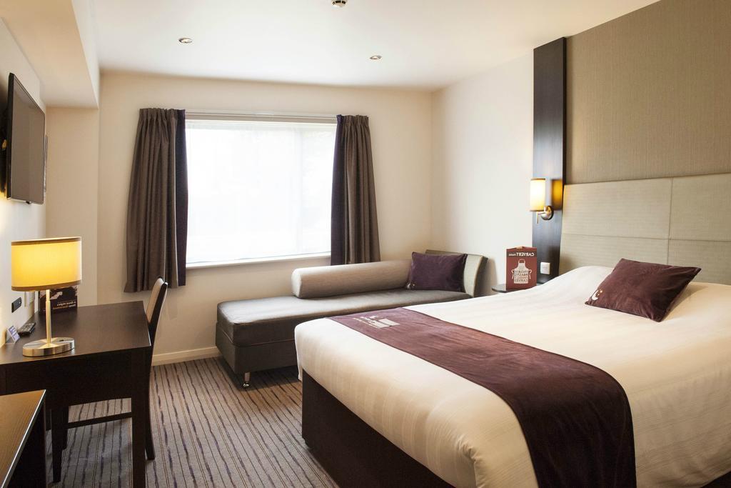Premier Inn Stirling City Centre Exterior foto