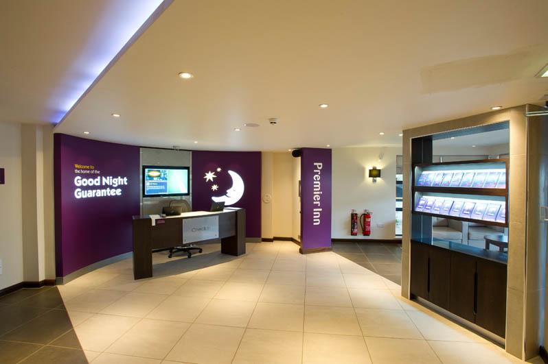Premier Inn Stirling City Centre Exterior foto